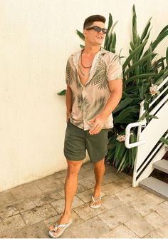 Aesthetic Men's Beach Outfits: Black Casual Summer Styles - A 2023 Forecast - mens-club.online Men's Beach Outfits, Mens Beach Outfits, Mens Vacation Outfits, Summer Outfits Men Beach, Jordan Birthday, Mens Outfits Streetwear, Goa Outfits, Red Shirt Men, Vacation Outfits Men