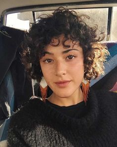 Wolf Cut Short, Short Curly Pixie, Wolf Cut, Curly Hair Inspiration, Girl Short Hair, Curly Hair Styles Naturally