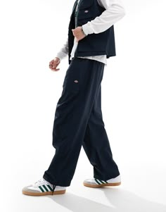 Pants by Dickies For days when denim won't do Regular rise Elasticated drawstring waist Concealed fly Side pockets Regular fit Baggy Dickies Outfit Men, Navy Dickies Outfit, Work Core Fashion Men, Dickies Pants Outfits For Men, Men’s Pants, Mens Fashion Pants, Dickies Outfits Men, Navy Pants Outfit, Dickies Outfit