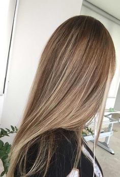 Beautiful Light Brown Hair, Light Brown Hair Color, Bleach Hair, Skunk Hair, Hairstyle Blonde, Color Streaks, Brown Ombre Hair, Peekaboo Hair, Bronde Hair