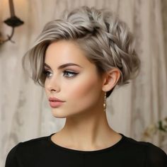 Braided Pixie, Pixie Updo, Messy Bob Haircut, Kort Bob, Short Hair Images, Short Hair Bun, Short Hair Trends, Messy Short Hair, Edgy Short Hair