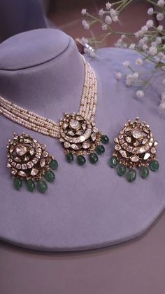 Kundan Pendant Set Antiques, Pearls And Beads Jewellery, Kundan Polki Pendant Set, Diamond Polki Pendant Sets, Pearls Sets Jewellery, Silver Jewelry Pendant Design, Kundan Pendant Set Gold, Polki Sets Design Jewellery, Polki Gold Jewellery