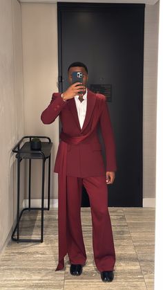 Gay Prom Outfits, Gala Outfit, Classy Suits, Classy Outfits Men, Fashion Design Collection, Queer Fashion, Guys Clothing Styles, Prom Suits