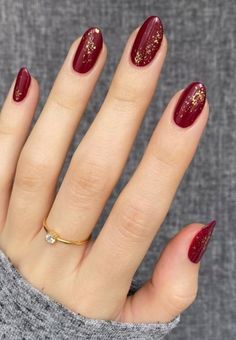 Nail Art Merah Simple, Fall Wedding Nails For Bride Burgundy, Red Fancy Nails, Fancy Red Nails, Wine And Gold Nails, Cranberry Nails Fall, Mum Nails, Jade Nails, Birth Colors