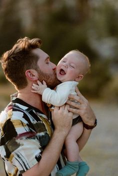 Outdoor Baby Boy Photoshoot, Father Son Fall Pictures, New Family Photos, Family Photos With Baby Outfits, Parent And Baby Photoshoot, Family Photoshoot 6 Month Old, Family Of 3 Baby Photo Ideas, Daddy And Baby Photo Shoot, Family Photos With A Baby