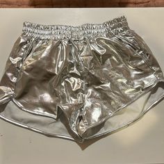 Super Short Puffy Shorts. Shiny! Makarthy Brand Size L, Fits Like A Medium. New With Tags. Puffy Shorts, Black And White Shorts, Lee Denim, Terry Shorts, Belted Shorts, Vintage Wrangler, Cuffed Shorts, Distressed Shorts, Mom Shorts