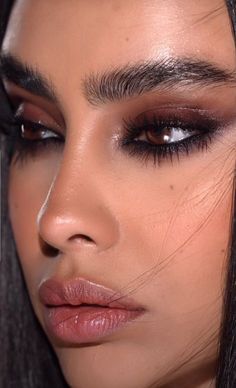 Dark Makeup Looks Brown Eyes, Brown Lashes Makeup, Dark Bold Makeup, Bushy Brows Makeup, Elegant Makeup Hooded Eyes, Eye Makeup For Black Eyes, Evening Makeup Looks Night, Wine Red Makeup Look, Dark Glam Aesthetic