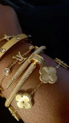 Jewelry Aesthetic, aesthetic jewelry, jewelry, stacked jewelry, jewelry stack, jewelry inspiration, jewelry inspo, maximalist jewelry, gold jewelry, silver jewelry, luxury jewelry, luxury life, baddies, baddie aesthetic Expensive Jewelry Luxury, Girly Accessories