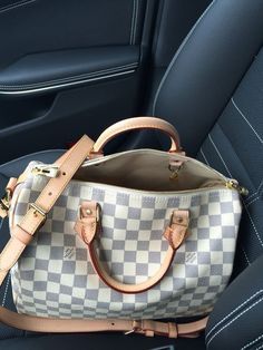 New Louis Vuitton Handbags, Vintage Louis Vuitton Handbags, Louis Vuitton Designer, Lv Handbags, Burberry Handbags, Prada Handbags, Vintage Louis Vuitton