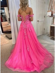 A-Linie Ballkleider Prinzessinnenkleid Formell Sweep/Pinselzug Ärmellos Schulterfrei Tüll Rückenfrei mit Falten Applikationen Princess Prom Dresses, A Line Evening Dress, Prom Dresses For Sale, A Line Prom Dresses, Grad Dresses, Pink Tulle, Tulle Prom Dress, Prom Dresses Lace, Tulle Lace