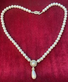 Vintage Silver Tone, Faux Pearl And Rhinestone Necklace 18"  | eBay Beaded Rhinestone Necklace For Formal Occasions, 1920s Necklace, Natural Pearl Necklace, Antique Jewelry Necklace, Pearl Necklace Vintage, Vintage Pearls, Necklace Vintage, Rhinestone Necklace, Natural Pearls