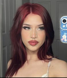 Cherry Makeup Look, Pinkish Red Hair, Burgundy Red Hair, Pretty Makeup Looks, Pinkish Red