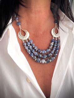 Exploring Boho Jewelry: Embrace Your Free Spirit with Bohemian Style Accessories How To Make Necklaces With Stones, Stone Beads Jewelry, Handmade Beaded Necklaces Design, Sodalite Necklace, Raw Stone Necklace, Pretty Jewelry Necklaces, Diy Collier, Semiprecious Stone Jewelry, Chunky Necklaces