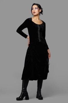 Vampiric Formal Dress Gothic Formal Dresses, Gothic Formal Dress, Modest Goth, 1800 Clothing, Business Goth, Gothic Formal, 50s Womens Fashion, Plus Size Goth Fashion, Alternative Dresses