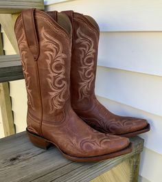 Shop the Ariat Women's Hazen Whisky Barrel Snip Toe Western Cowgirl Boot at Painted Cowgirl Western Store. Free shipping on orders over $50! Snip Toe Cowgirl Boots, Foto Cowgirl, Whisky Barrel, Looks Country, Cowgirl Aesthetic, Ariat Boots, Western Store, Estilo Country, Cowgirl Boot