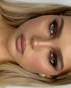 Blonde Green Eyes, Makeup Looks For Green Eyes, Formal Makeup, Makeup For Blondes, Makijaż Smokey Eye, Dark Makeup, Makeup For Green Eyes