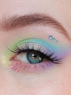 pastel Easter eye makeup look with rhinestones Pastel Colors Makeup, Pastel Color Makeup, Pastel Rainbow Makeup, Color Eyeshadow Looks, Esther Aesthetic, Colourful Eyeshadow Looks, Pastel Makeup Looks, Pastel Eye Makeup, Spring Eye Makeup