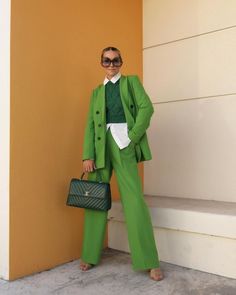 All Green Outfit, Maximalism Fashion, Green Monochromatic, Green Dress Outfit, Style Vert, Maximalist Fashion, Mint Fashion, Blair Eadie, Green Outfits