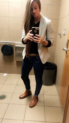 Business Casual Lesbian Work Outfits, Masc Lesbian Classy Outfits, Lesbian Tuxedo, Stem Lesbian Style Fall, Stem Lesbian Style Fancy, Dapper Lesbian Outfits Casual, Tomboy Fashion Formal, Lesbian Business Casual, Lesbian Fashion Formal