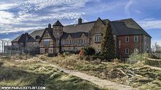 The abandoned Cresson Sanatorium in Cambria County, Pennsylvania. Abandoned Asylums, Auto Body Shop, Tudor Style, The Tudor, Old Building, Big Houses, Power Plant