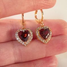 Gold Jewelry Red Dress, Red Dangle Earrings, Red Heart Earrings, Beautiful Beaded Jewelry, Golden Earrings, Heart Dangle Earrings, Red Diamond, Sparkle Earrings, Hanging Earrings