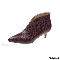 Olivia Mark - Stylish Pointed-Toe High Heel Fashion Boots - Glossy Leather Ankle Boots with Snake Print and a Sleek Fit Pointed High Heels, Burgundy Heels, Women High Heels, Boots Chelsea, Pointed Toe Boots, Point Shoes, Pointed Toe Shoes, Fashion High Heels, Thick Heels