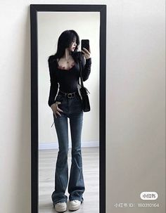 𝐶𝑟𝑒𝑑𝑖𝑡𝑠 𝑡𝑜 𝑜𝑤𝑛𝑒𝑟!❤️ Outfit Ideas Grunge, Bootcut Jeans Outfit, Grunge Outfit, Aesthetic Outfit, Jeans Outfit, Kpop Fashion Outfits, Kpop Fashion, Aesthetic Outfits, Outfits Casuales