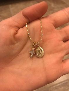 Piercings Jewelry, Cross Necklaces, Dope Jewelry, Miraculous Medal, Stacked Jewelry, Jewelry Lookbook, Christian Jewelry, Girly Jewelry, Dream Jewelry