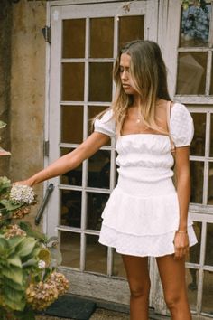 grad dresses Dress Preppy, Outfits Preppy, Preppy Dresses, Sabo Skirt, Straight Neckline, Little White Dresses, Girly Fashion