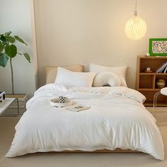 PRICES MAY VARY. 【High Material】: Our this white comforter sets is high quality cotton out fabric with soft ultra microfiber inner fill. Super Soft, Hotel Quality, Durable, Breathable, and Machine Washable. 【3Pcs White Comforter Sets Twin 】 : 1 x twin comforter ( 68" x 90") + 2 x standard pillowcases ( 20" x 26"). 【Solid White Color Design】: Modern solid white bedding comforter for boys girls men women bedroom. Give you a simple and warm room, and our solid color white comforter sets with two pi White Bed Comforter, White Bed Comforters, White Comforter Set, Full Size Bed Sets, Bedding Comforter Sets, Full Size Comforter Sets, White Queen Bed, Queen Size Bed Sets, Full Size Comforter