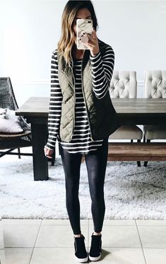 Leggings Outfit With Cardigan, Classy Sporty Outfits, Tunic And Leggings Outfit, Ways To Style Leggings, Vest Outfit Ideas, The Sister Studio, Tunic And Leggings, Sister Studio