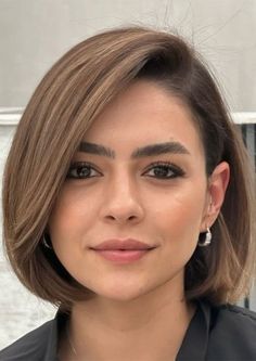 Asymmetrical Bob For Round Face, Shoulder Length Bob Side Part, Short Hair Round Faces, Bob Variations, Edgy Bob Hairstyles, Bob Haircut Styles, Bob Inspiration, Official Hairstyle