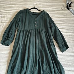 Never Worn Casual Dark Green Midi Dress For Spring, Green Maxi Dress For Fall Daywear, Green Maxi Dress For Daywear In Fall, Casual Green Dress For Daywear, Flowy Green Midi Dress For Day Out, Green Cotton Maxi Dress For Fall, Flowy Green Cotton Midi Dress, Dark Green Long Sleeve Midi Dress For Spring, Green Cotton Midi Dress For Daywear