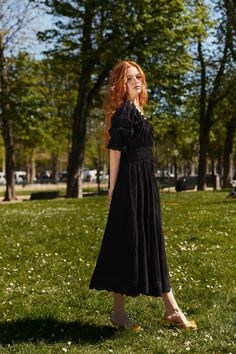 Robe Midi Smockée en Coton à Manche Bouffante - Noir Cardigan Beige, Cotton Midi Dress, White Midi Dress, Black Midi Dress, Cotton Poplin, Sleeve Cotton, Black Cotton, Beautiful Necklaces, Smocking