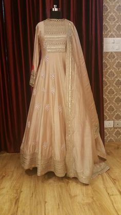 Hand Work Gown Design, Silk Anarkali Suits Designer, Heavy Anarkali Suits Wedding, Resham Embroidery, Anarkali Dress Pattern, Traditional Indian Dress, Stitching Dresses, Indian Fashion Saree, Indian Dresses Traditional