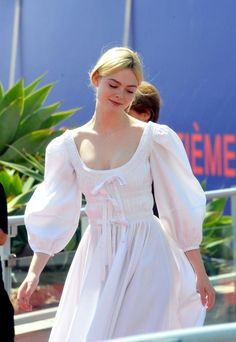 Elle Fanning Fashion, Elle Fanning Dress, Elle Fanning Outfits, Elle Fanning Aesthetic, Elle Fanning Street Style, Elle Fanning Style, Day Day, Dakota Fanning, Elle Fanning