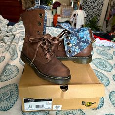 This Leather Boot With A Fun Floral Inside And Ribbon Laces Are So Hard To Find And In Great Condition. They Were Worn Lightly And Taken Care Of. In Original Box From Journeys. Original Spare Laces Unopened And Included. Leather Boots Outfit, Jadon Platform Boots, Shoes Dr Martens, Ribbon Laces, Patent Boots, Patent Leather Boots, Womens Combat Boots, Lace Up Combat Boots, Dr Martens Boots