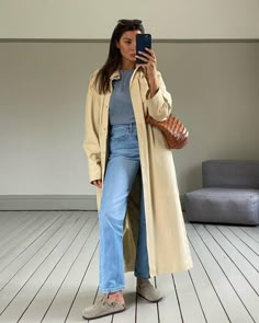 Birks Boston, Minimalist Spring Outfits, Outfit Minimalista, Birks Outfit, Clog Outfit, Moda Over 40