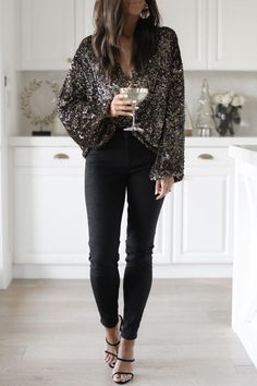 Company Christmas Party Outfit, New Year’s Eve Outfit, 2022 Aesthetic, Nye Outfits, New Years Outfit, Outfits 2022, Puff Sleeve Blouse