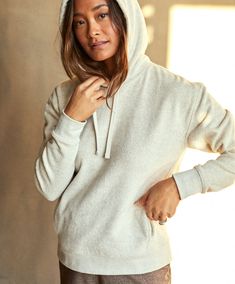 Iconic terry toweling that's been an Outerknown signature since the beginning is reimagined in a classic-fitting hoodie made from our unique, ultra-plush blend of organic cotton and recycled polyester. Pairs perfectly with our matching Hightide Wide Leg Pants for the coolest summer set. Lounge Sweater, Polo Sweatshirt, Sweater Jumpsuit, Women's Sweatshirts, Summer Set, Polo Sweater, Workout Hoodie, Denim Pant, Linen Shirt