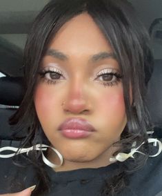 Cute Hot Makeup, Pouty Makeup Look, Sneaky Link Makeup, Thick Eyebrow Makeup, Ingenue Aesthetic Makeup, Cute Makeup Looks Black Women, 90s Japanese Makeup, Cute Makeup Styles