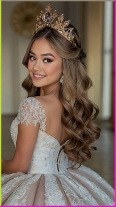 Quinceanera Hair Half Up Half Down, 15 Hairstyles With Crown Half Up, Quince Simple Hairstyles, Quinceanera Hairstyles For Short Hair Half Up Half Down, Quince Hair Styles Down, Half Up Half Down With Crown, Full Crown Hairstyles, Hairstyles For A Crown, Quince Short Hairstyles