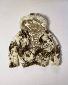 ⚡️Marke: ? 🦴Zustand: 9/10 💡Größe: 6US ------------------------------ 🔋Angebote annehmen 📀Schneller Versand 💎Folgen Sie in meinem Shop 📞Keine Rückgabe White Faux Fur Jacket, Fur Coat Vintage, Archive Fashion, Vintage Fur, Faux Fur Jacket, Vintage Jacket, Fur Jacket, Fur Trim, Cute Casual Outfits