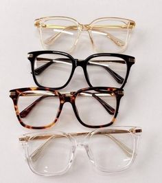 Clear Glasses Frames Women, Cute Glasses Frames, Glasses Frames Trendy, Classy Glasses, Glasses Inspiration, Clear Glasses Frames, Glasses Trends, Womens Glasses Frames, Glasses Fashion Women