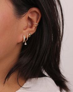 Cartilage Cuff Earrings, Piercing Stacking, Piercing Styles, Ear Designs, Ear Styling, Pave Ear Cuff, Minimalist Jewelry Silver, Earrings Gold Hoop, Thick Hoop Earrings