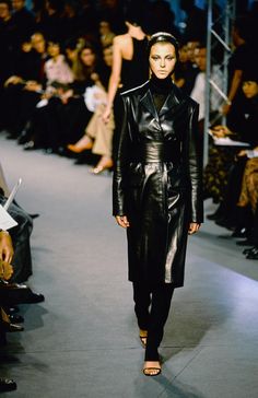 Runway Fashion Chanel, Runway Fashion Aesthetic, Balenciaga Runway, Runway Fashion Dresses, Runway Fashion 2020, 90s Runway Fashion