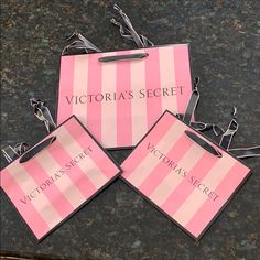 Bundle Of Victoria Secret Gift Bags. 1 Medium 2 Small. Brand New. Smoke Free. Victoria Secret Gifts, Victoria Secret Runway, Mini Gift Bags, Tiny Bag, Prom Queen, 2024 Christmas, Pink Girly Things, Victoria Secrets, Cute Bags