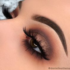 Matric Nails, Desi Dance, Makeup Soft Glam, Babylights Hair, Bronze Eye Makeup, Angel Makeup, Free Reign, Wedding Eye Makeup, Look Rich