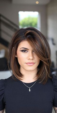 Shoulder Length Hair Asymmetrical, Edgy Easy Hairstyles, Hairstyles For Moms Over 40, Short Hair Styles For Thick Hair Women, Bob Cut With Highlights, Short To Medium Hair Styles, Black Hair With Highlights And Lowlights, Mom Chop Hair, Hot Mom Haircut