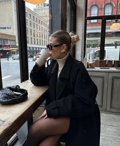 Looks Adidas, 00s Mode, Stile Blair Waldorf, Adrette Outfits, Chique Outfit, Nyc Outfits, Fest Outfits